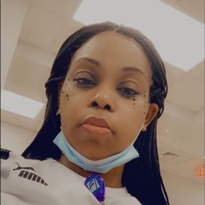 Meet your Posher, Karis